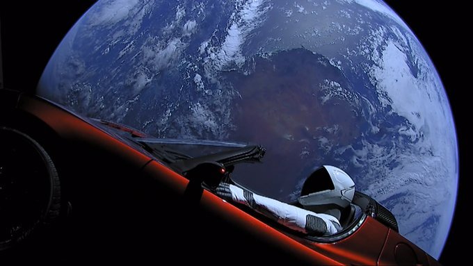 Автомобиль Илона Маска уже 3 года в космосе